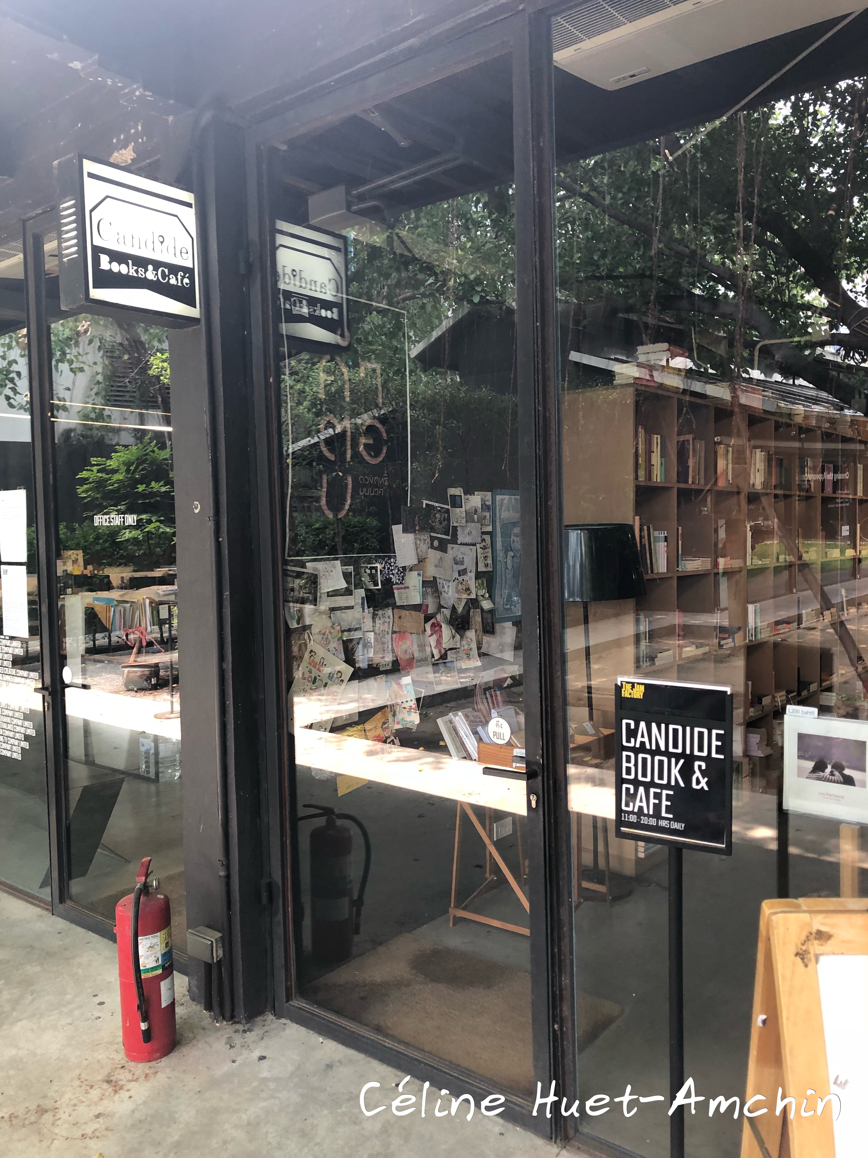 Librairie Candide Books & Café Bangkok Thaïlande Asie