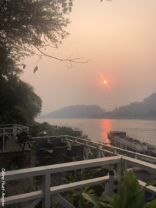 Coucher de soleil The Belle Rive Boutique Hotel terrace Mékong Luang Prabang Laos Asie