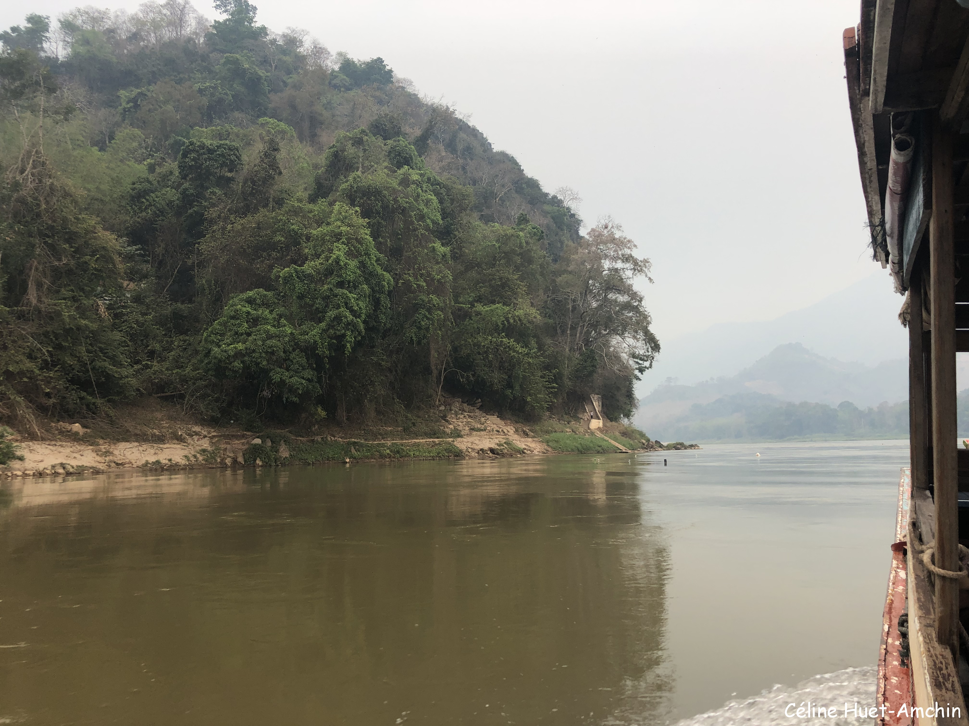 Sur le Mékong vers les grottes Laos Asie