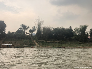 Sur le Mékong vers les grottes Laos Asie