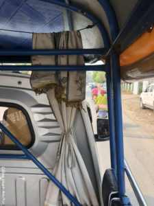 Direction les cascades et les ours bruns en tuk-tuk de montagne Laos Asie