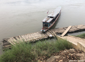 Sur le Mékong vers les grottes Laos Asie