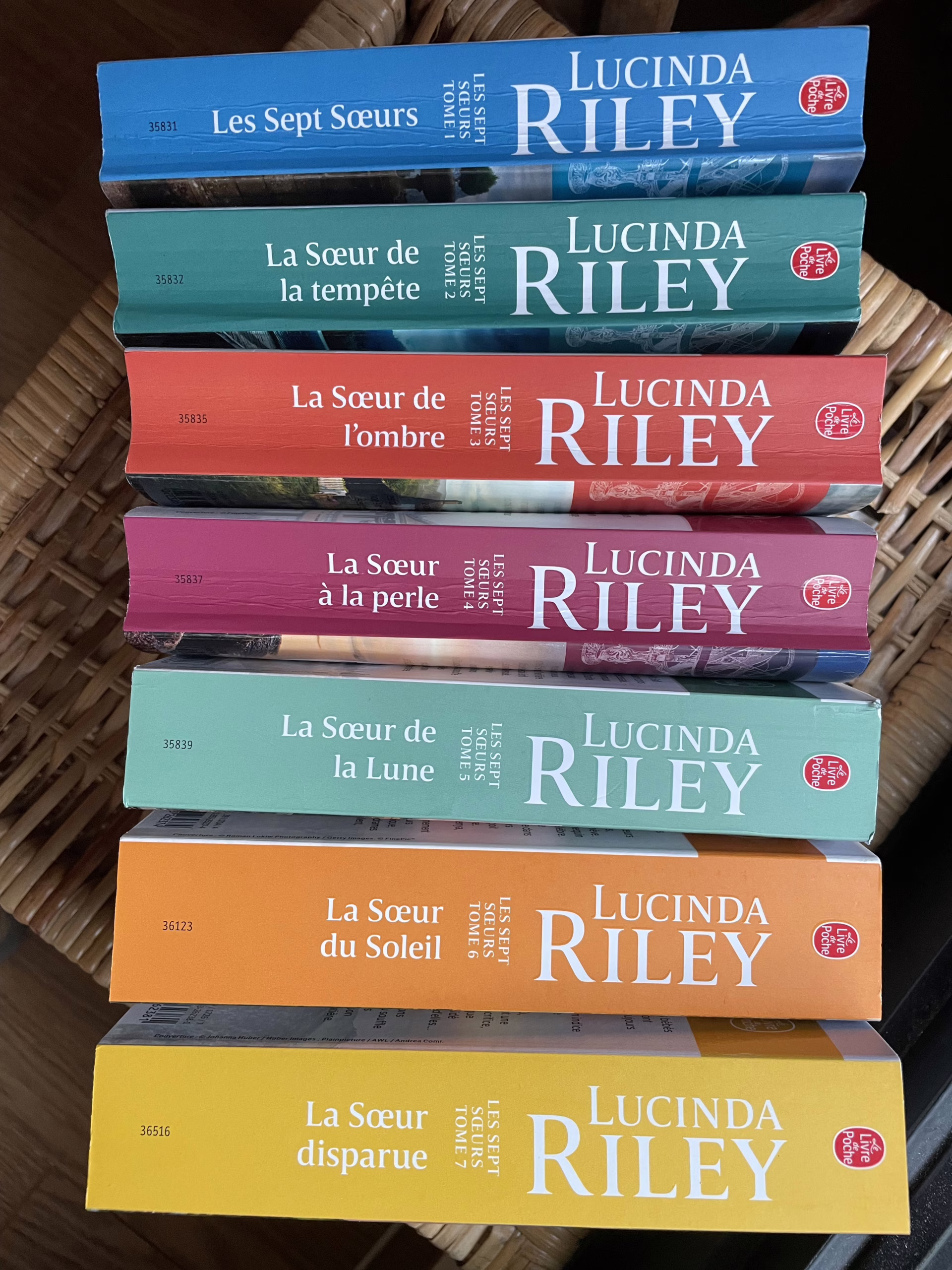 « Les sept soeurs » de Lucinda Riley…