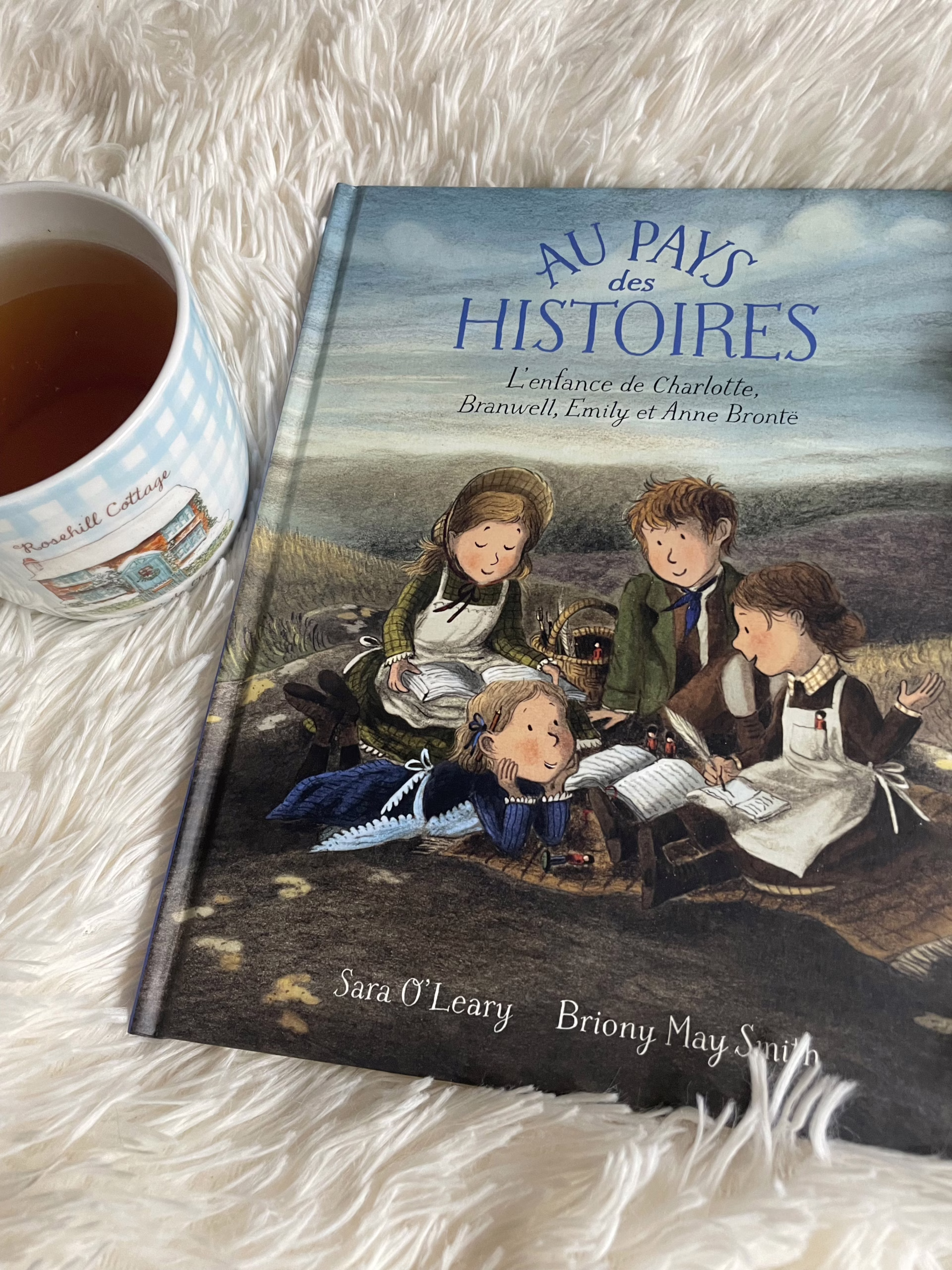« Au pays des histoires » de Sara O’Leary et Briony May Smith…